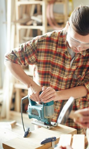 female-carpenters.jpg